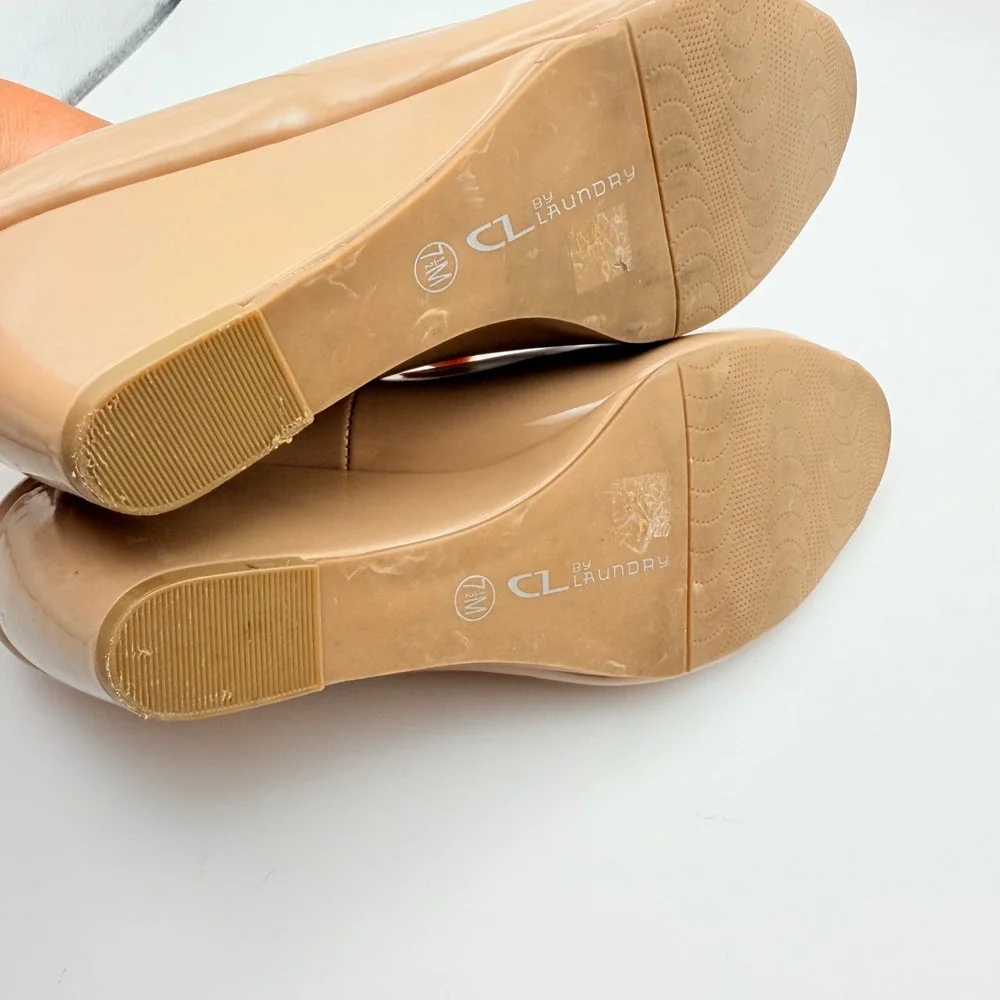 CL Laundry Nolita Peep Toe‎ Wedge Pantent Leather Pumps Womens 7.5 Nude